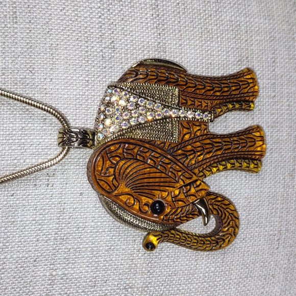 Bold Gold Necklace Bundle 4pc Assortment - Picture 9 of 14